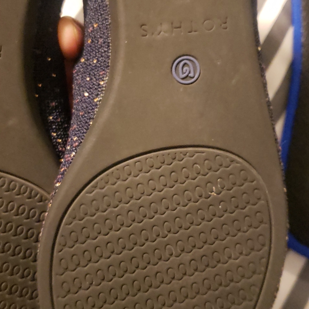 Midnight Metallic Rothys points size 8 - Picture 8 of 8